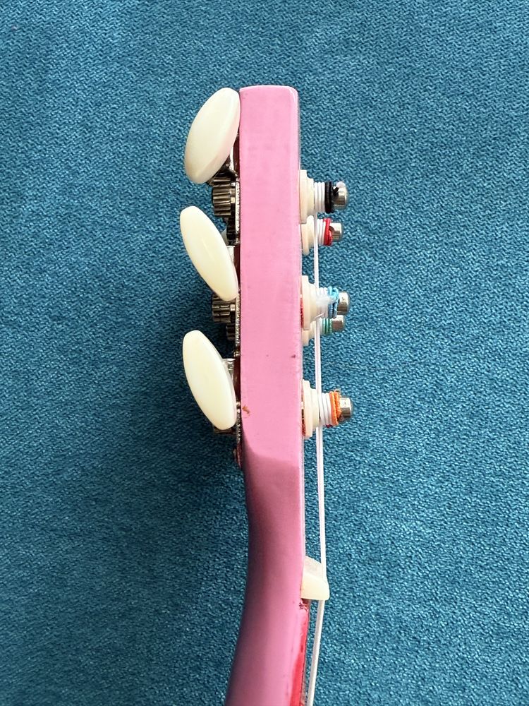 Guitarra de madeira pintada de 53cm nova