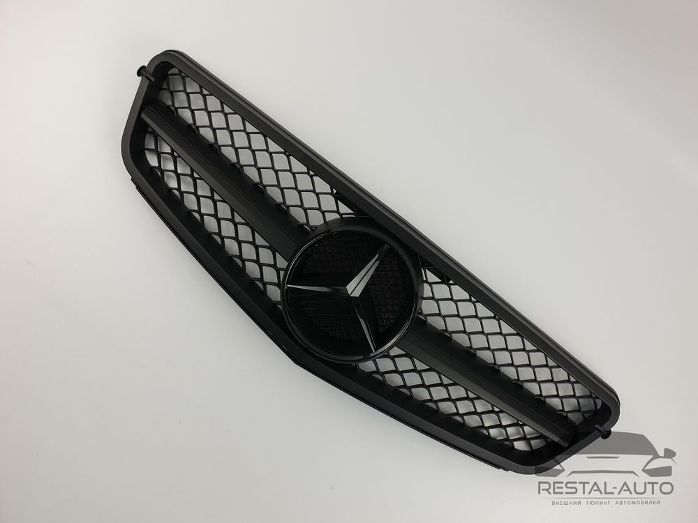 Решетка радиатора Mercedes C-Class W204 черная матовая 54с32109е876