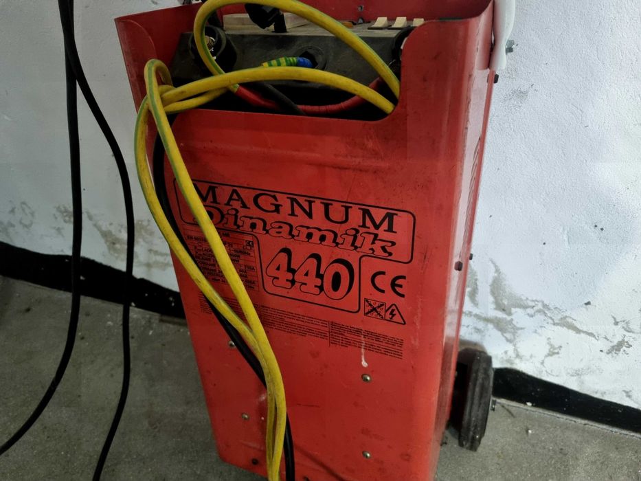 Prostownik 12 24 v z rozruchem