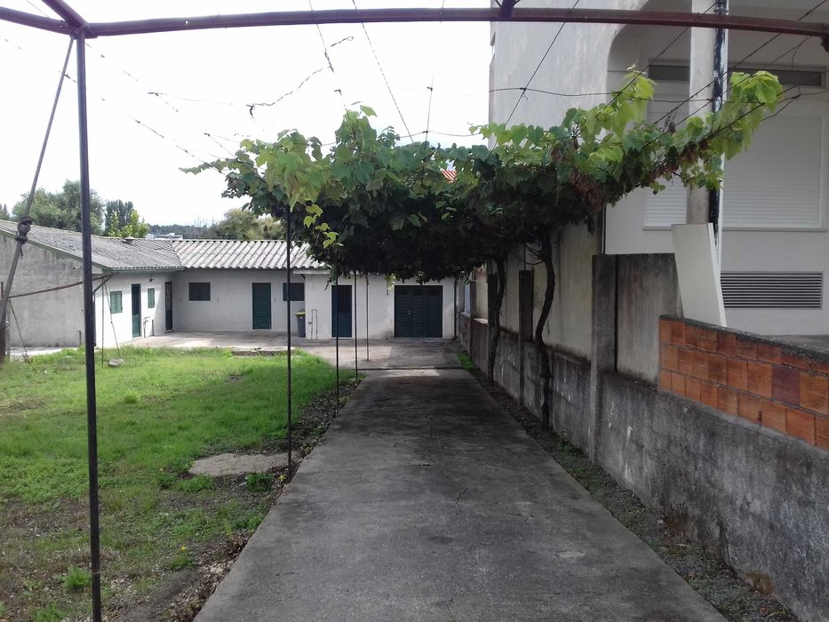 Vendo terreno (592 m2)