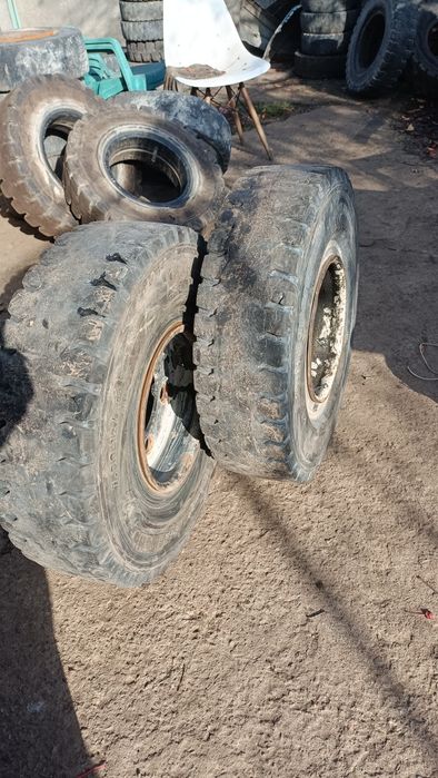 Шина 7.00-12  цельнолитая суперэластик гусматик с дисками