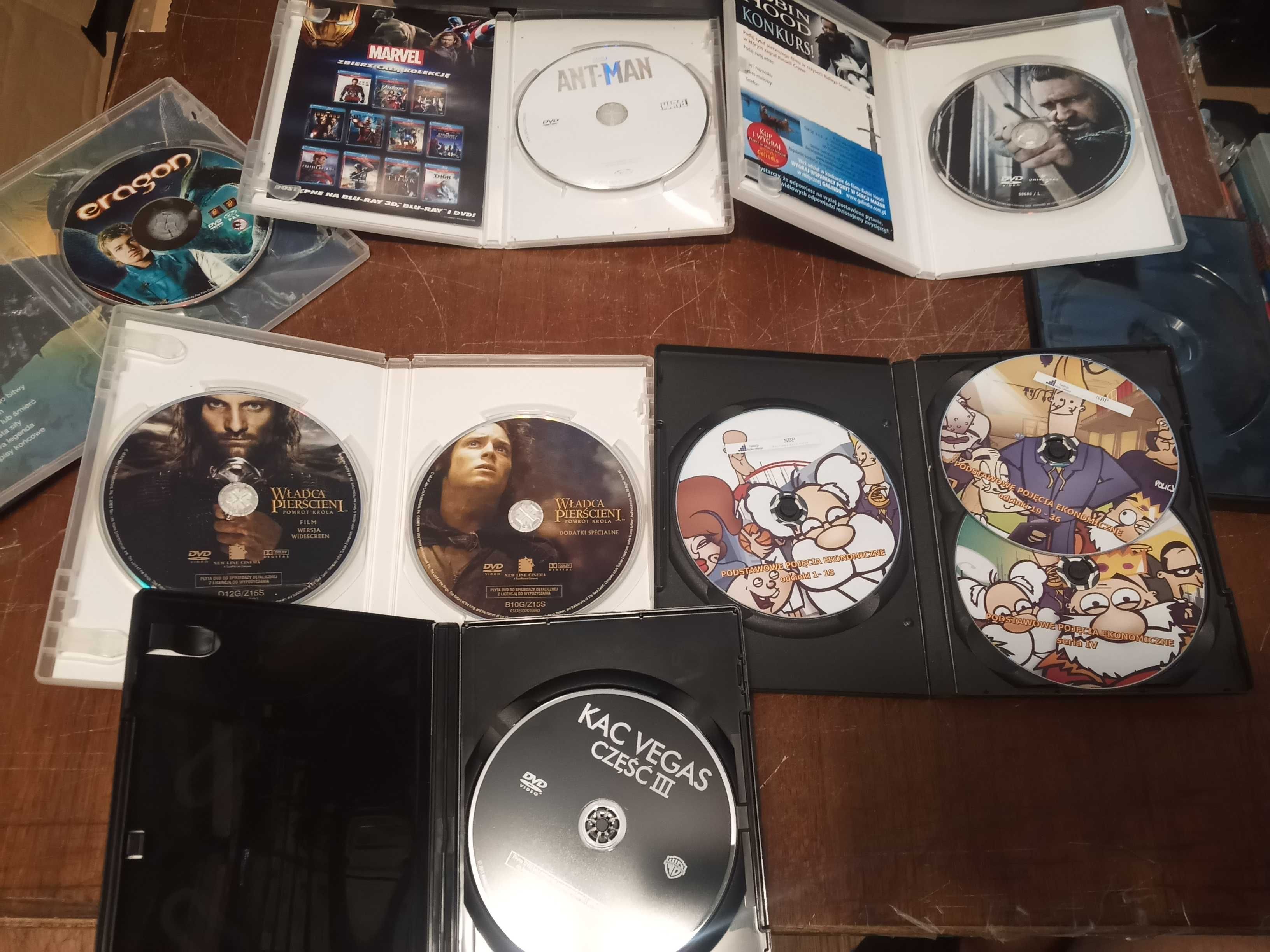 Filmy DVD 8 tytułów
