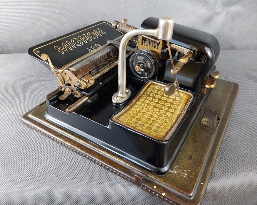Maszyna do pisania Mignon AEG