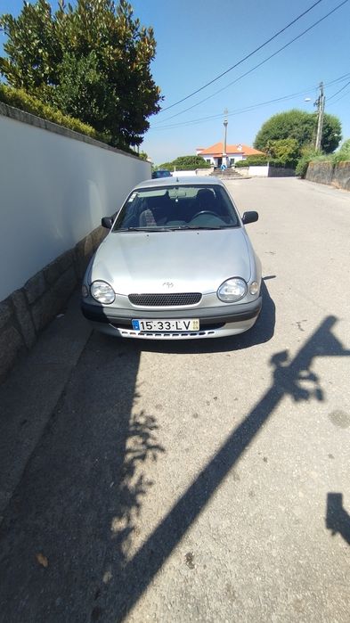Toyota Corolla cinco lugares