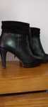 Vendo botins para mulher em pele em bom estado
