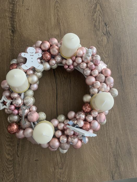 Adwentowy wianek świąteczny ze świecami Boże Narodzenie