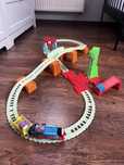 Fisher Price kolejka Tomek i przyjaciele zestaw nocna dostawa