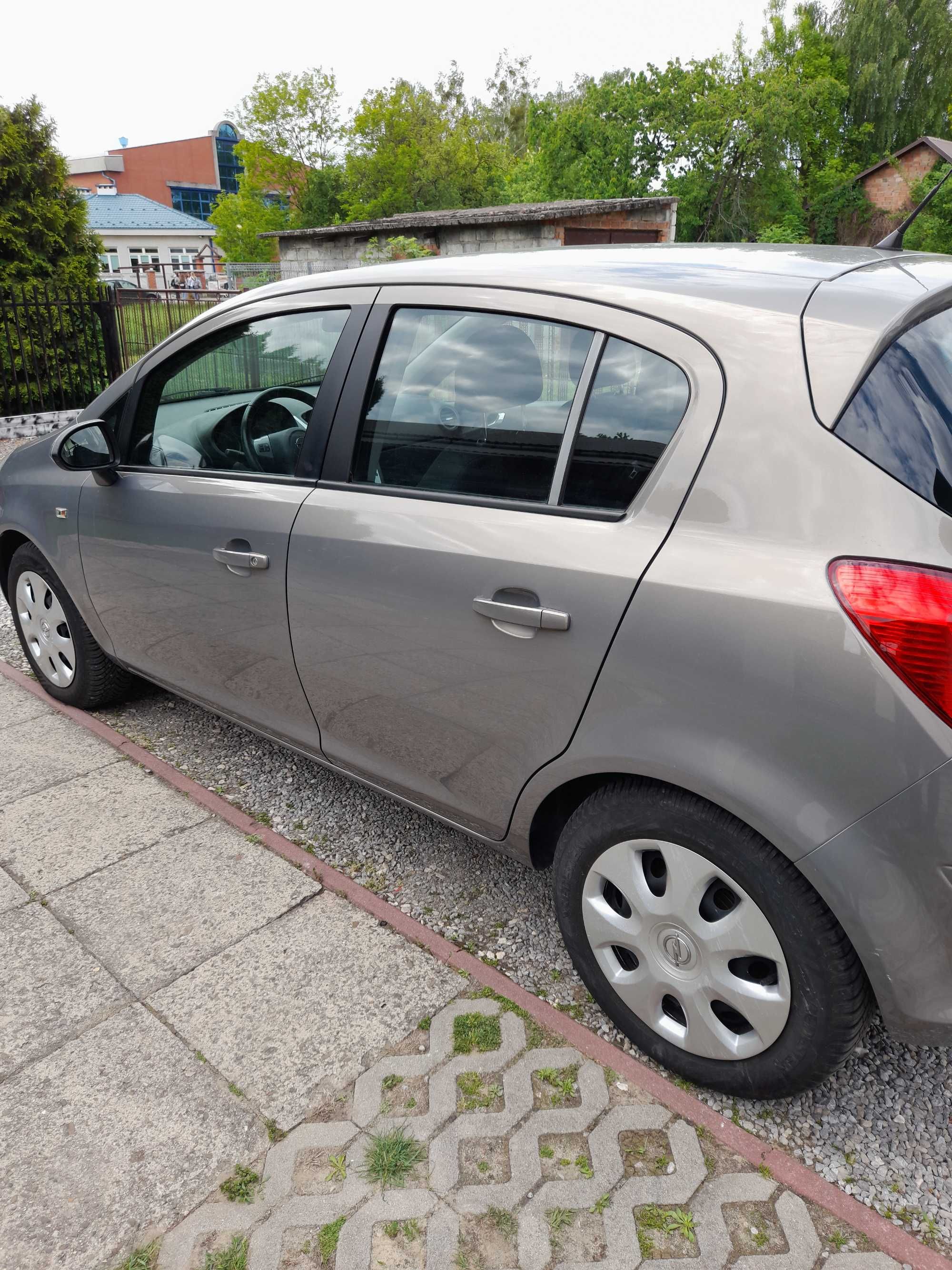 Sprzedam Opel Corsa 1.4 benzyna 2013r.