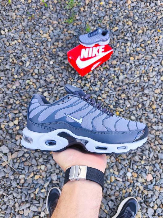 Кросівки підліткові Nike Air Max Tn Plus термо осінь зима сірі