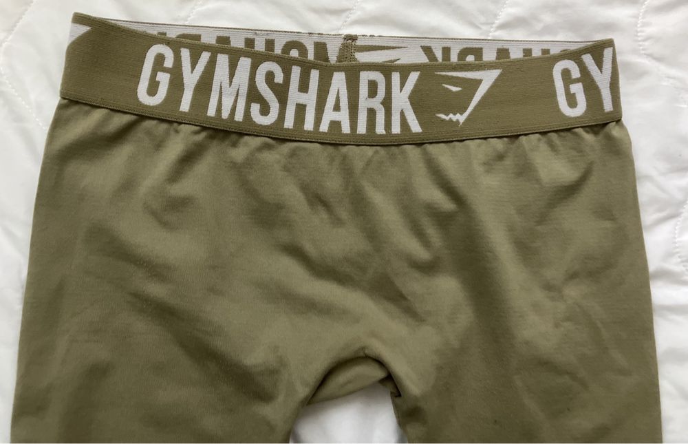 Gymshark, sportowe, stylowe legginsy 3/4 w kolorze khaki, rozmiar S