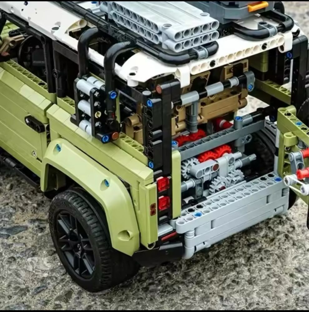 Конструктор Лего Land Rover Defender 2573 деталі