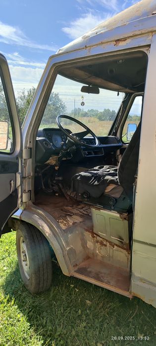 Mercedes -Benz 207 D вантажопасажир