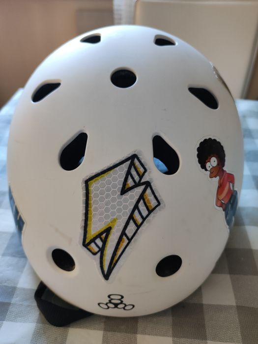 Шолом білий матовий, S/M, triple eight