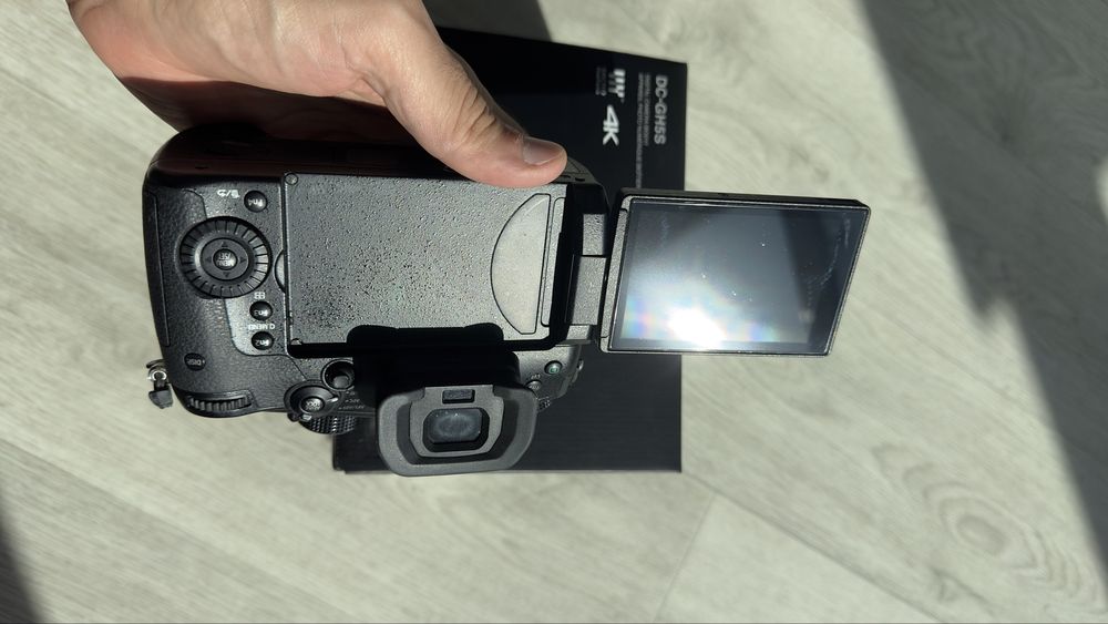 Продам фотоаппарат panasonic gh5s