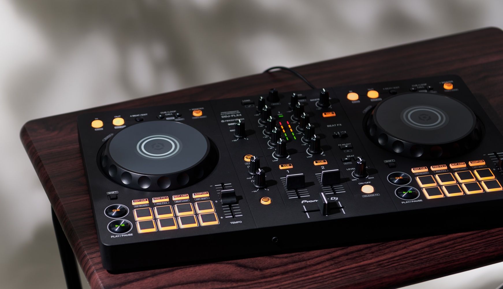Pioneer DDJ FLX4 como Nova