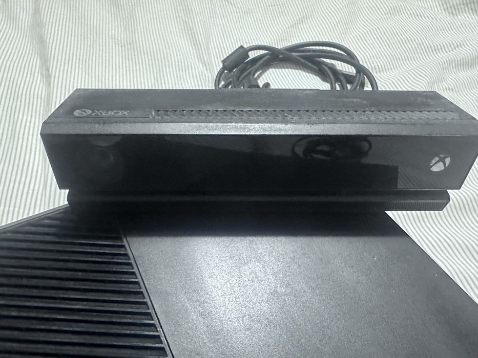 Xbox One (перше покоління, 2013 року).