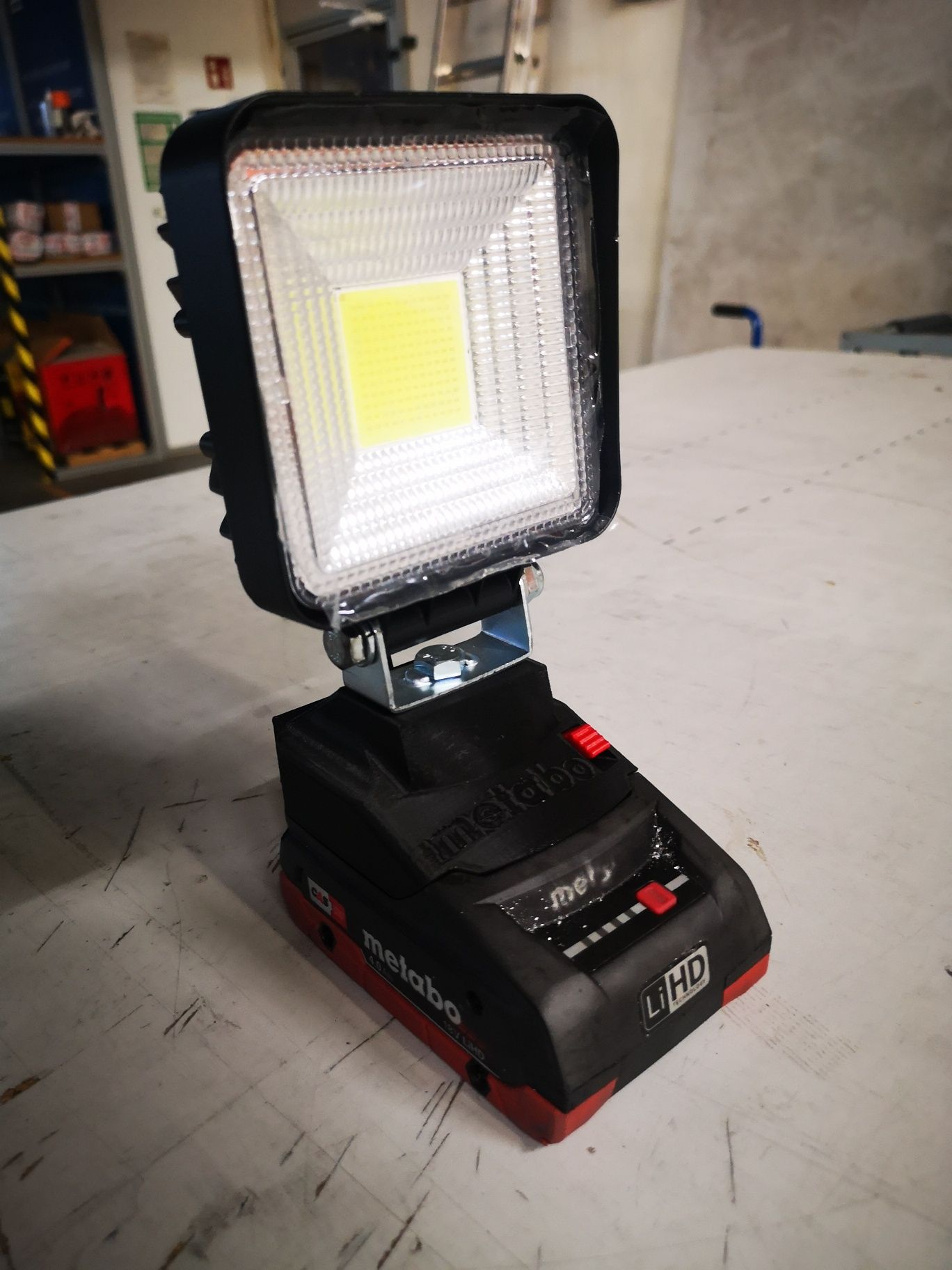 Metabo 18v Lampa led z adapterem do akumulatorów