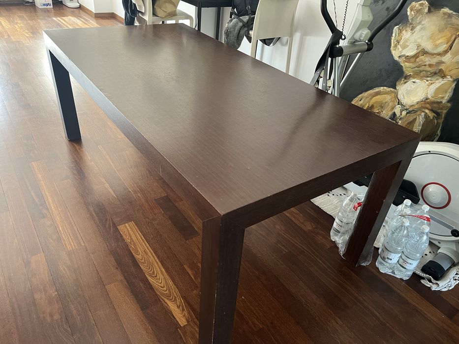 Oddam duży solidny stół