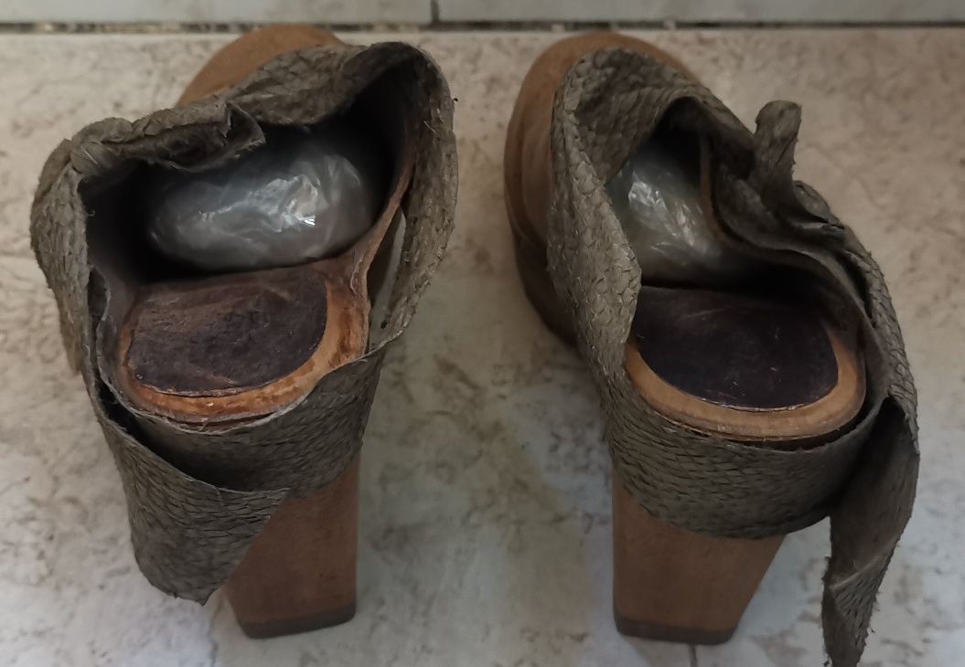 Socas Xuz em couro