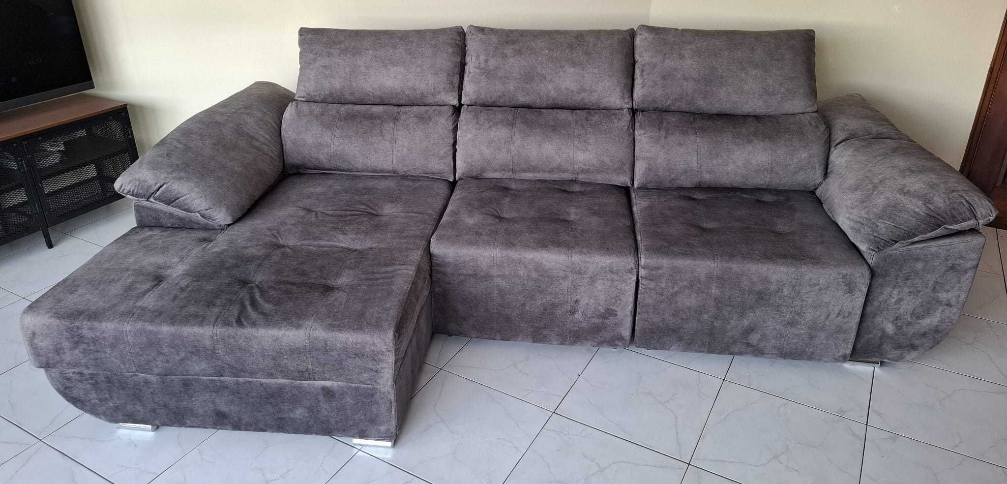 Sofá Retrátil com Chaise + Encosto Reclinável e Arrumação