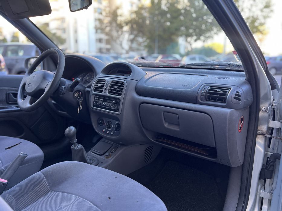 Renault Clio 1.4 A/C - 98