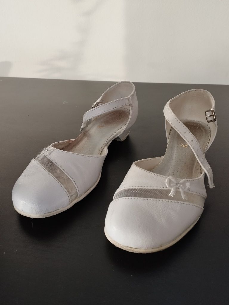 Buty komunijne białe 32