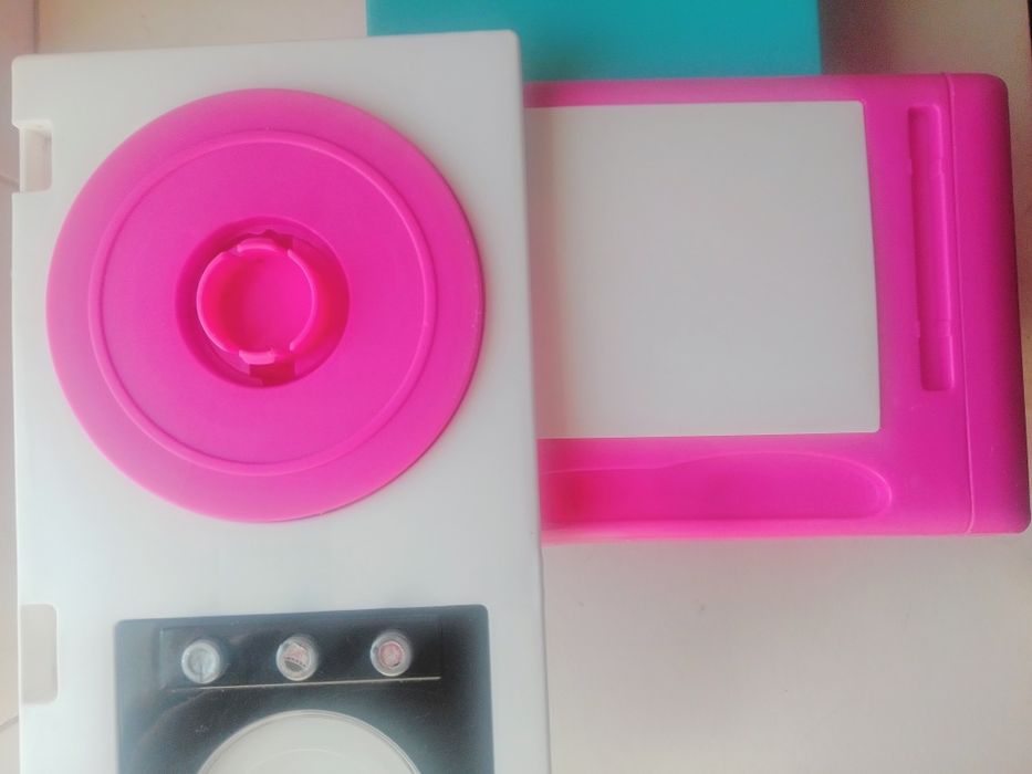 Peças para reposição e roupas Nenuco.