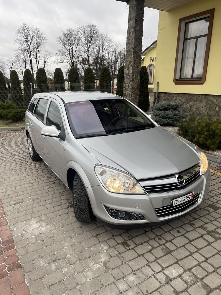 Продам Opel Astra h 1.8 avtomat
