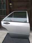 Mercedes 190  (porta trás  lado direito)