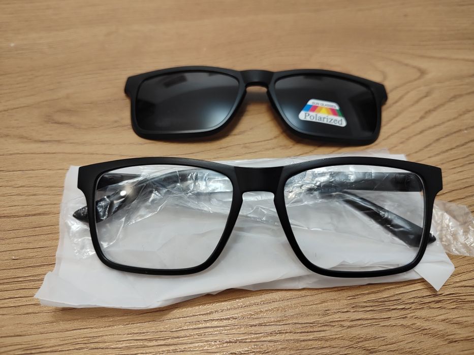 Nowe oprawki okularowe z nakładką przeciwsłoneczną