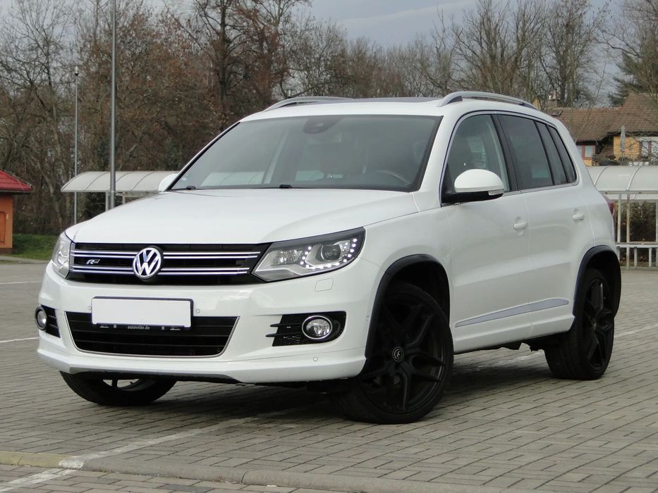 Volkswagen Tiguan R-Line!!-4x4!-Navi-Ledy-PanoramaDach-4x4!