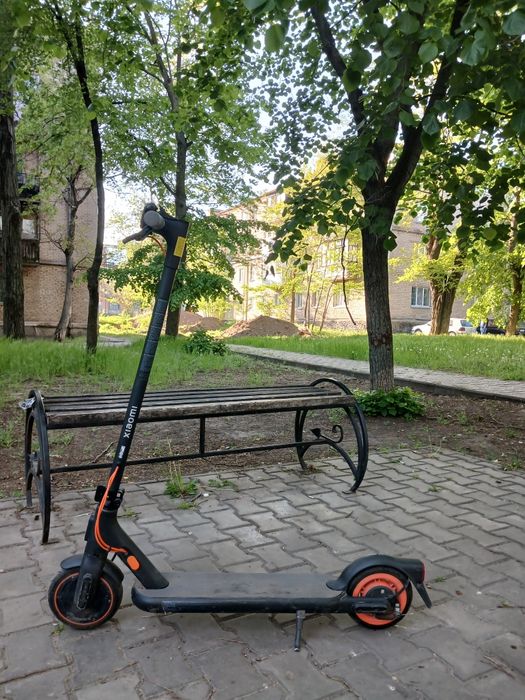 Продам Електросамокат Xiaomi