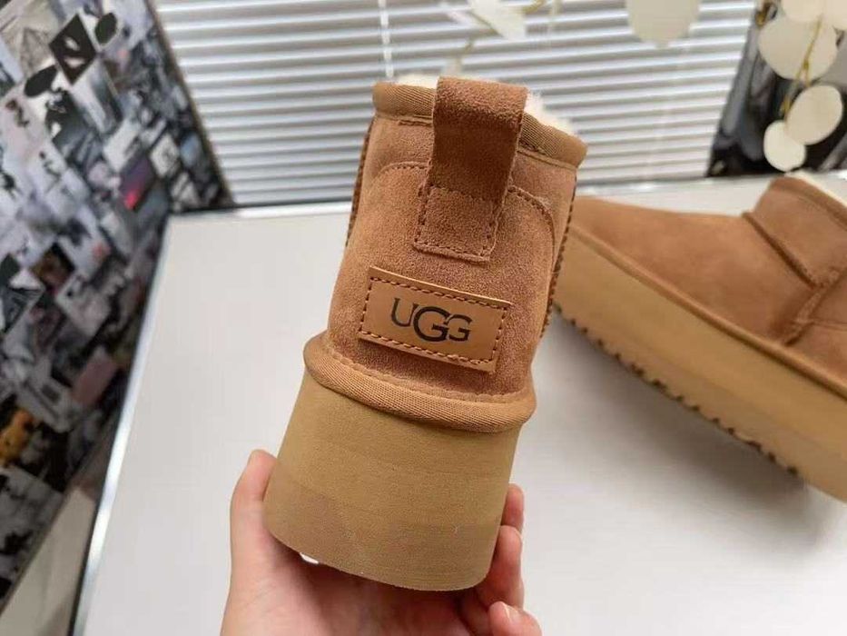 Buty płaskie UGG_Classic_Ultra_Mini_Platformie_R.40