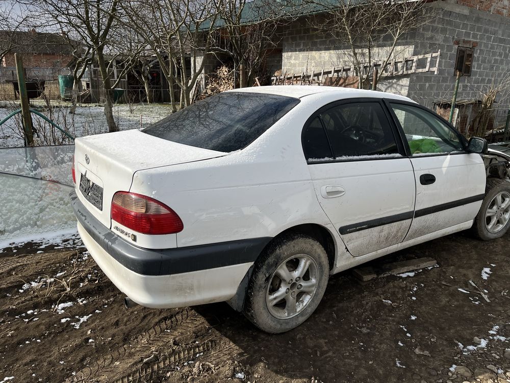 Тойота Авенсіс toyota Avensis т22 розбір на запчастини 2.0 бензин 1azf