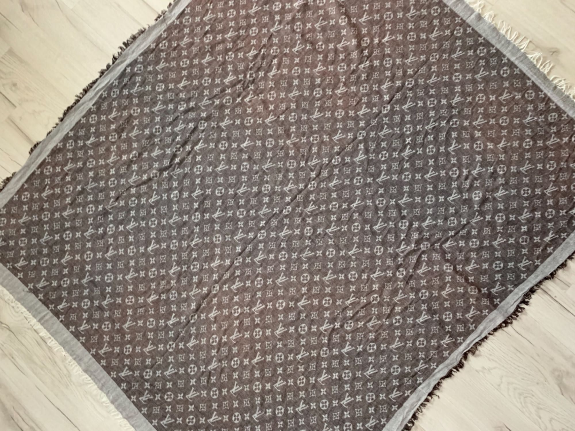 Louis Vuitton_LV_Szal Szalik Chusta Unisex_Okazja !!!
