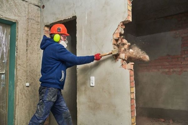 Демонтаж плитки, демонтаж стен, стяжки, штукатурки. Демонтажные работы