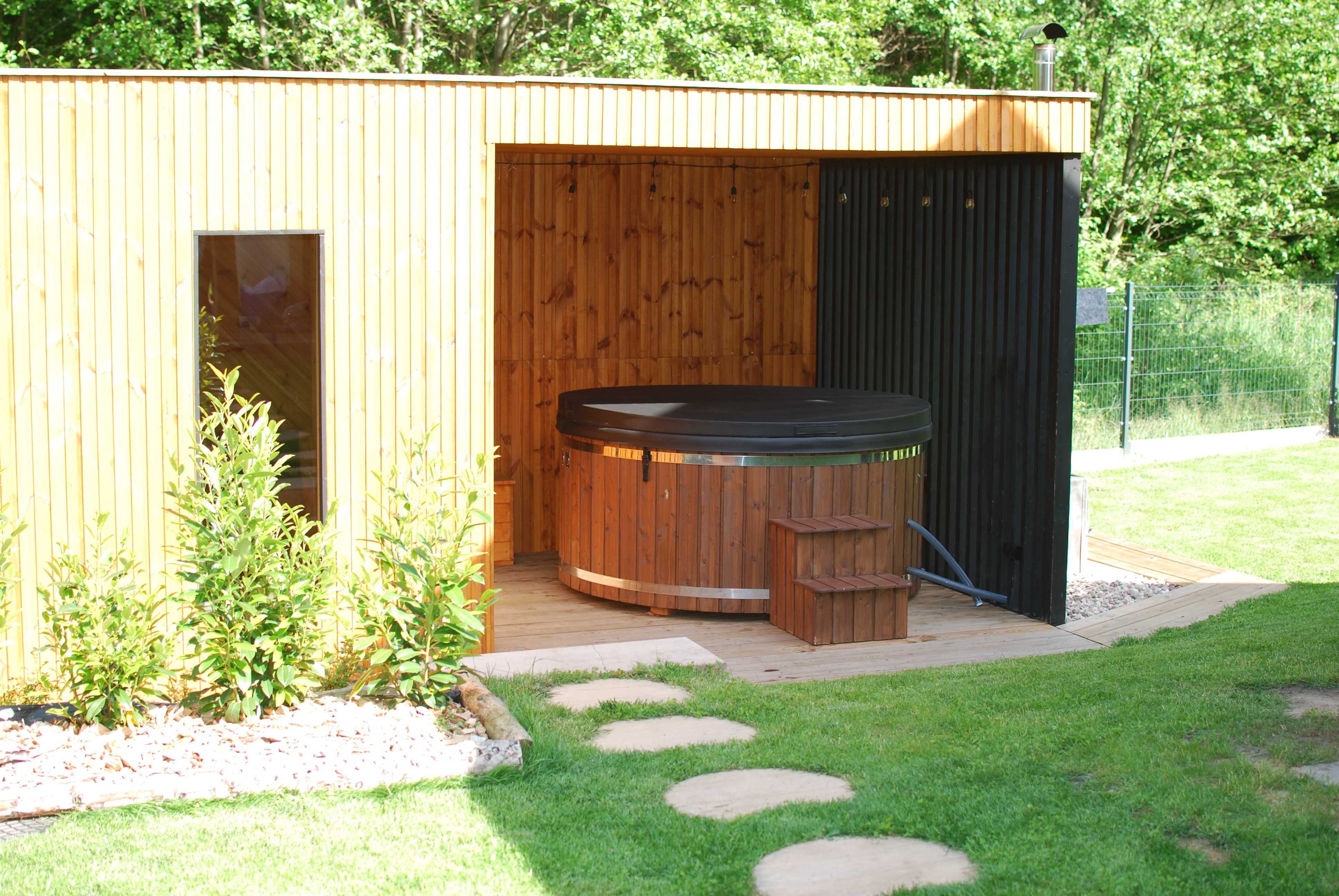Forest House Sasino . Wynajem domu z sauna i balią na wyłączność.