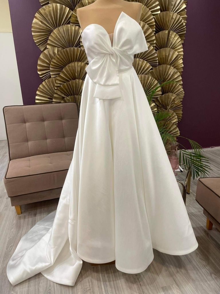 Ekskluzywna suknia ślubna z Mikado dama couture Agnieszka światły