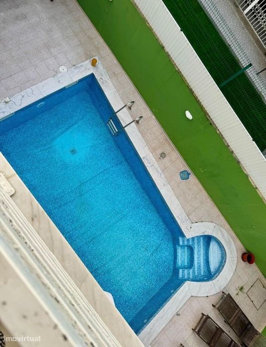 Quarto - localizado em Caxias Lisbon