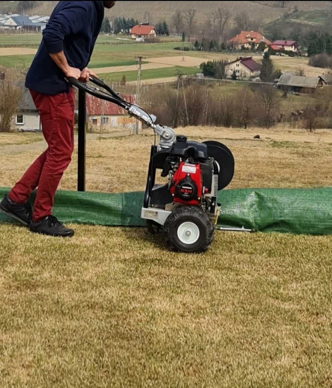 Układania przewodu ograniczającego Robot koszący . Montaż robotów