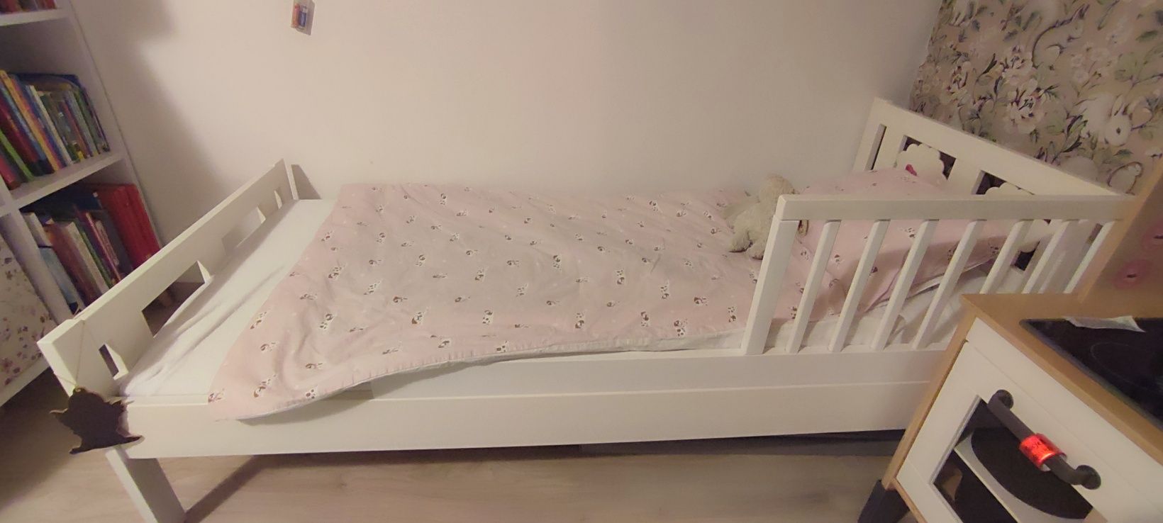 Łóżko łóżeczko Ikea dziecięce Kritter, materac, barierka