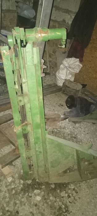 Ріпаковий стіл, бокові ножі