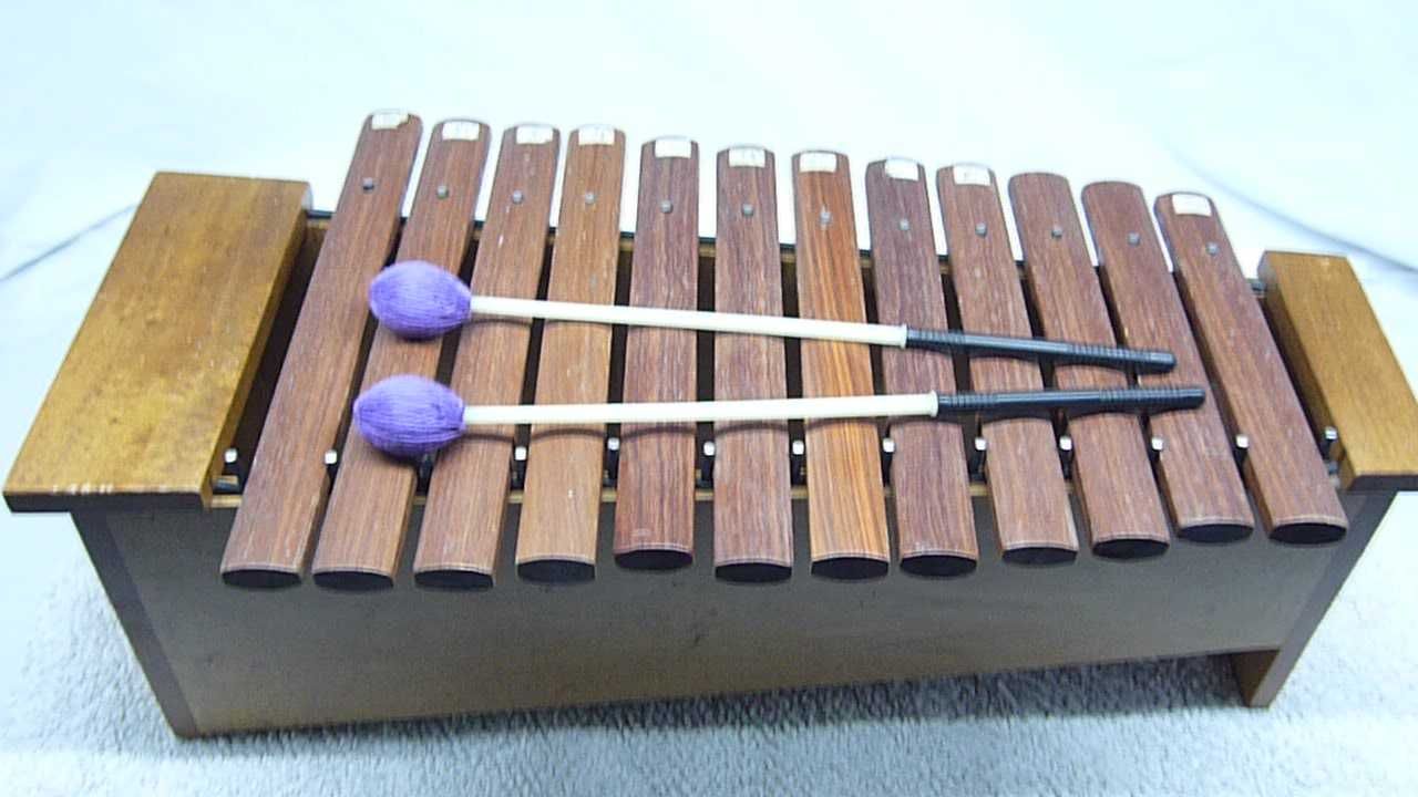 Xilofone com 2 baquetas