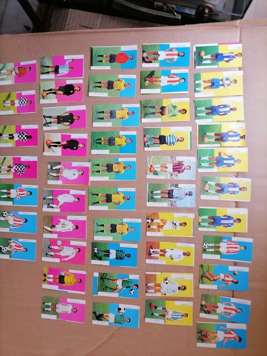 Cromos Equipas de Futebol dos Clubes da Divisão 1971 /72 A. P. R.