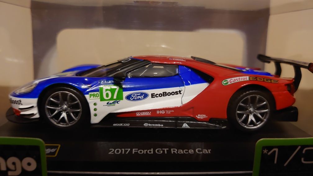 Bburago Race Ford GT 2017 Race Car 1:32 BURAGO