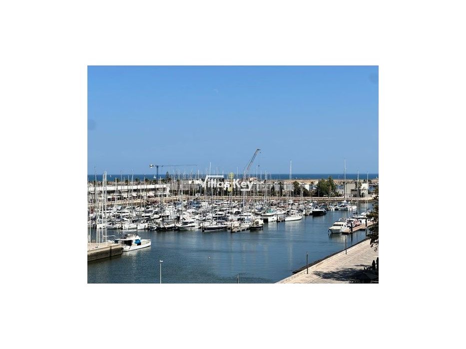 Apartamento T3 com vista deslumbrante sobre a Marina de Lagos