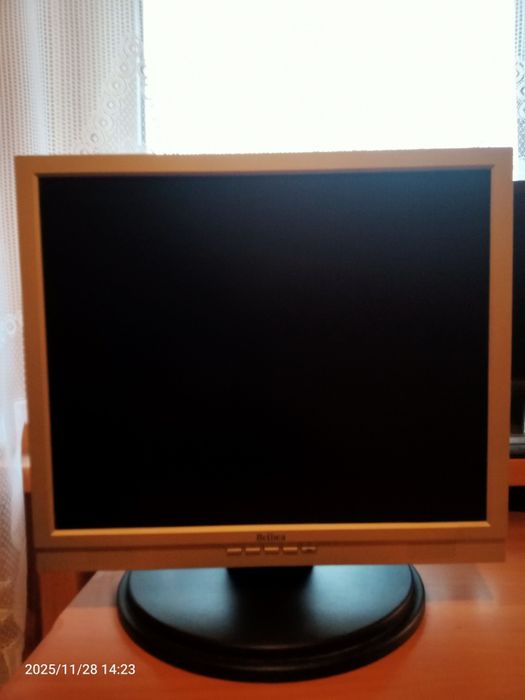 Monitor Belinea 1280x1024 regulowany