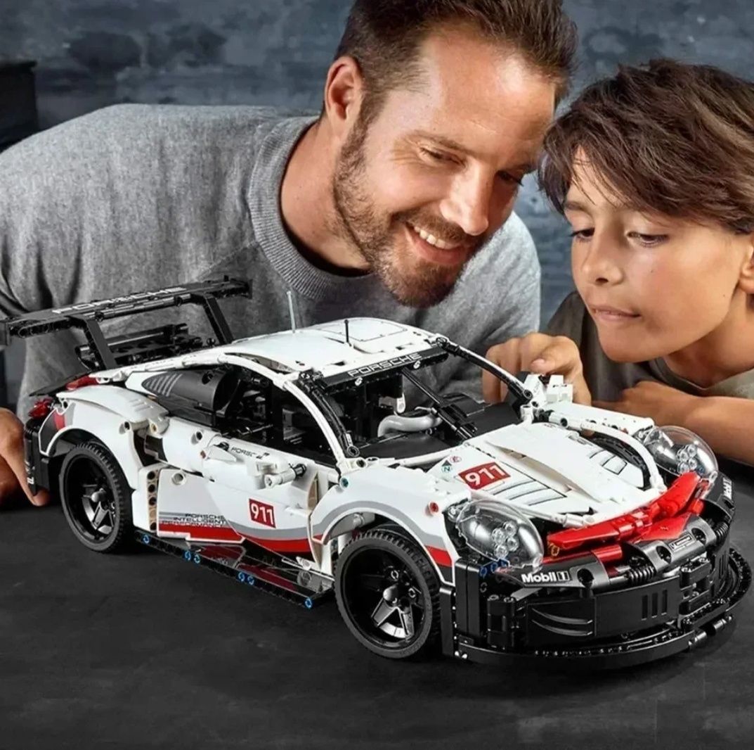 Конструктор Lego Technic Porsche 911 RSR