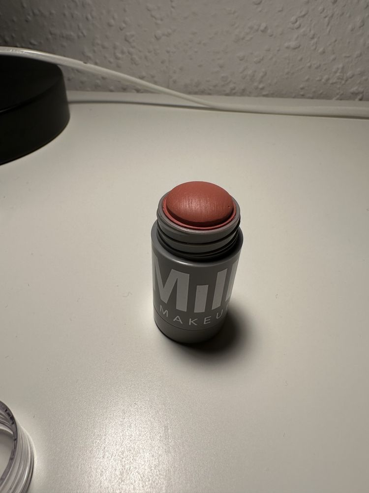 MILK MAKEUP róż w sztyfcie Lip + Cheek Mini