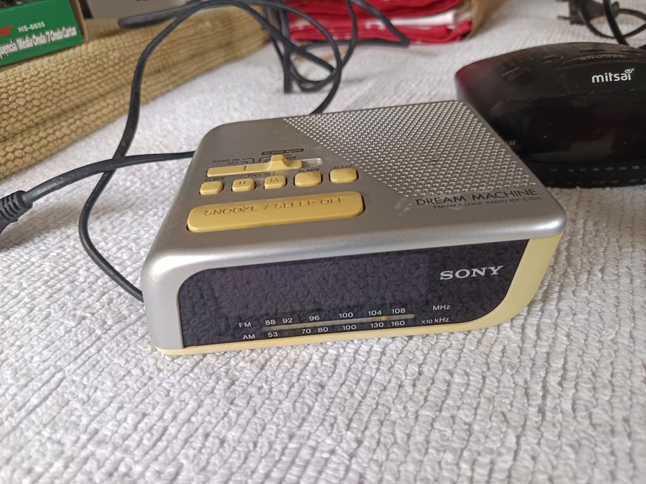 Radio relógio antigo